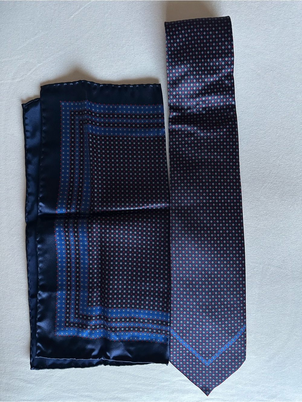 Brand New Stefano Ricci 100% Handmade printed silk tie with pocket square